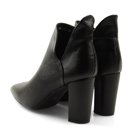 Sabatina DM21-51 czarne botki