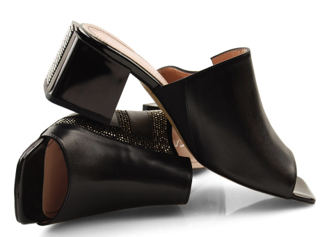 Boccato 617.5479 czarne skórzane klapki Boccato 617.5479 czarne skórzane klapki