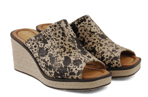 Maiejka 06098 beżowo-czarne skórzane klapki