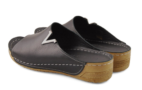 T.Sokolski L211 czarne skórzane klapki