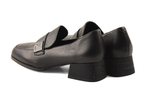 T.Sokkolski J25-191 czarne skórzane półbuty